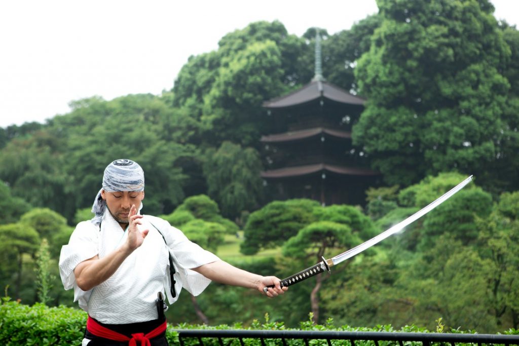 Foto de katana real, experiencia samurai, Osaka: Me and my husband